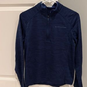 Vineyard Vines lightweight navy performance pullover. Size L